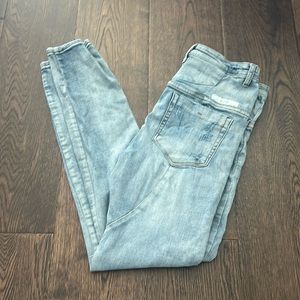 KOLLAR | Distressed Jeans